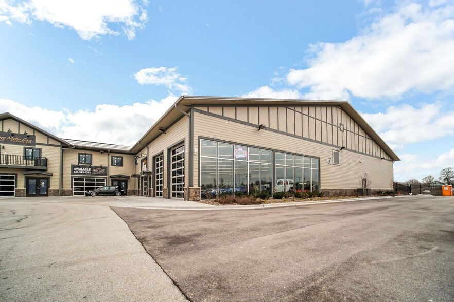 2112 Ferry Rd, Naperville, IL for sale - Building Photo - Image 3 of 3