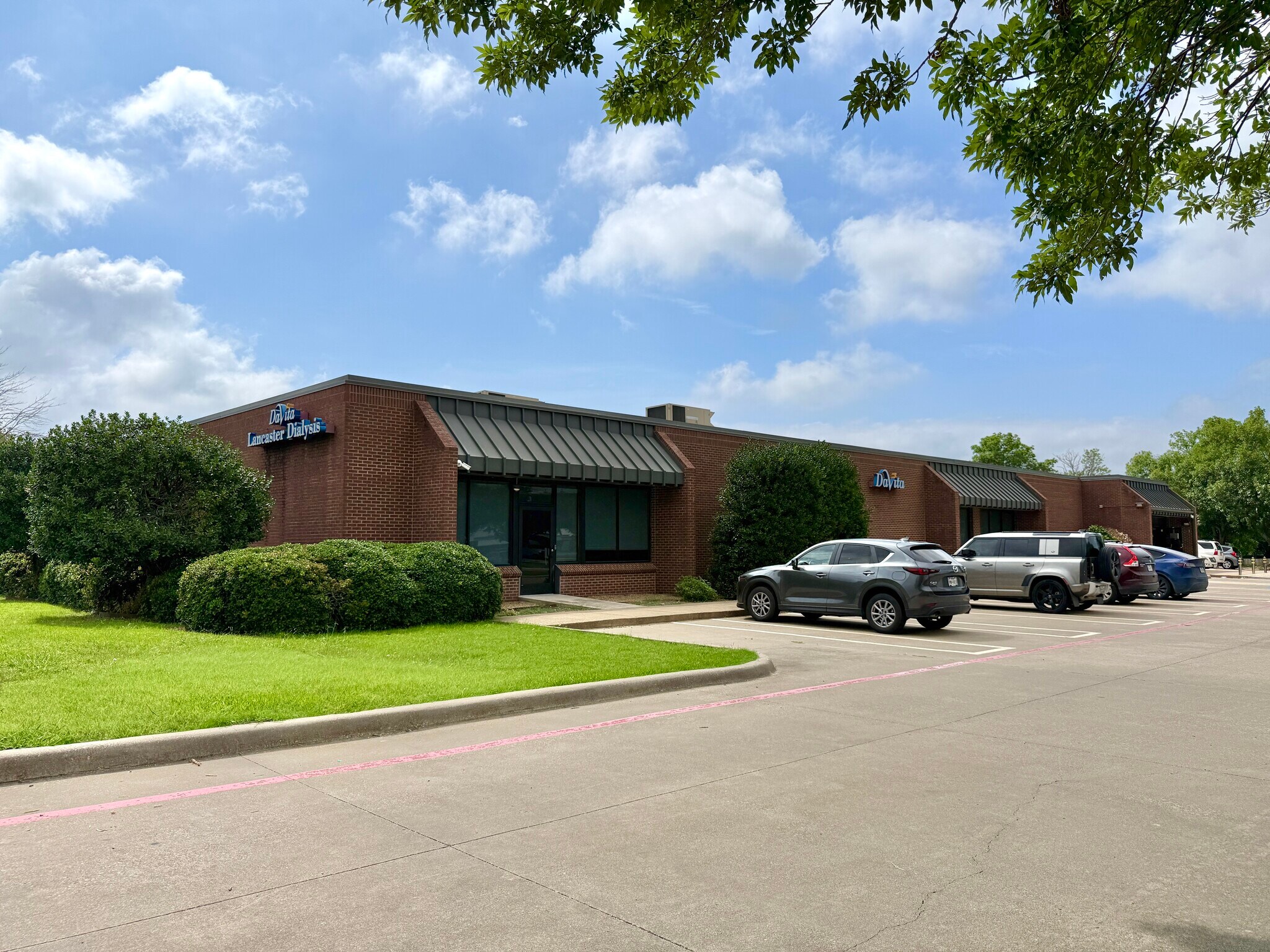 2424 W Pleasant Run Rd, Lancaster, TX for lease Building Photo- Image 1 of 8