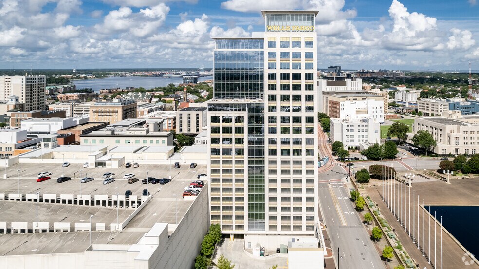 420 Monticello Ave, Norfolk, VA à louer - Photo du bâtiment - Image 3 de 9