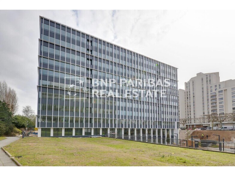 11 Avenue Dubonnet, Courbevoie à louer - Photo du bâtiment - Image 2 de 17