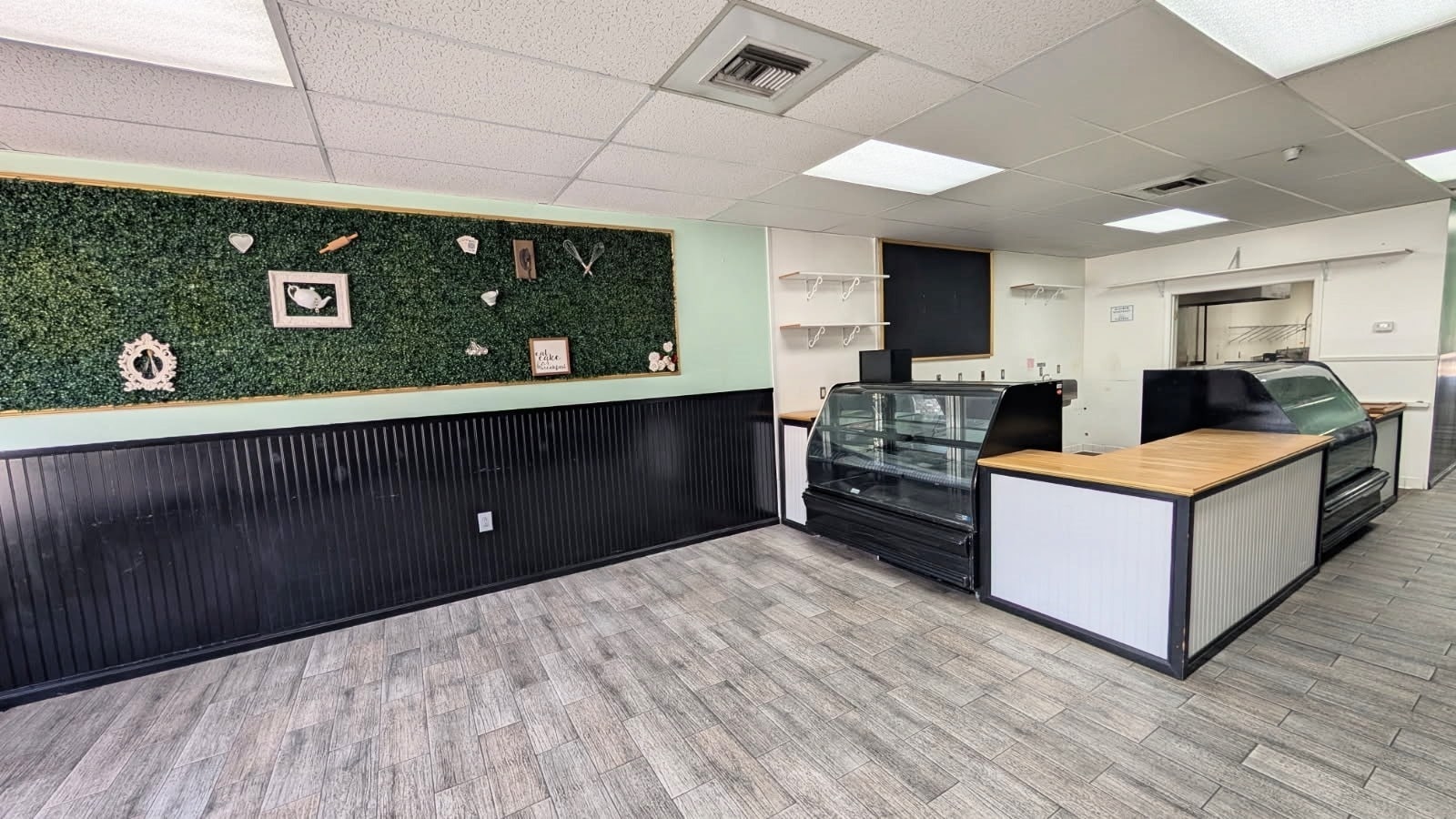 16525-16531 Bellflower Blvd, Bellflower, CA à louer Photo intérieure- Image 1 de 11