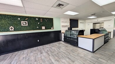 16525-16531 Bellflower Blvd, Bellflower, CA à louer Photo intérieure- Image 1 de 11