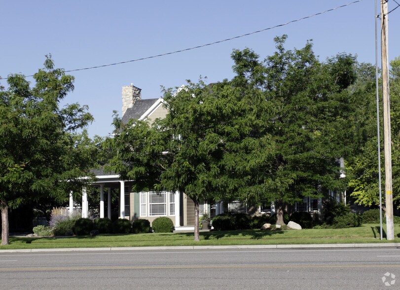 8494 S 700 E, Sandy, UT à vendre - Photo du bâtiment - Image 2 de 2