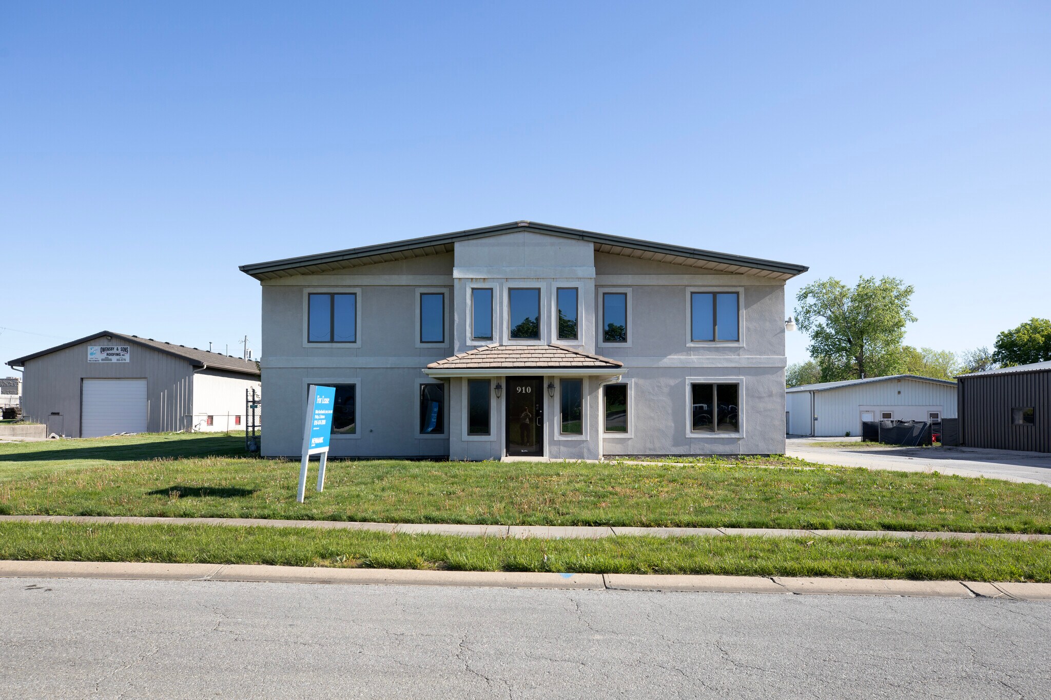 910 SE 7th Ter, Lee's Summit, MO for lease Building Photo- Image 1 of 5