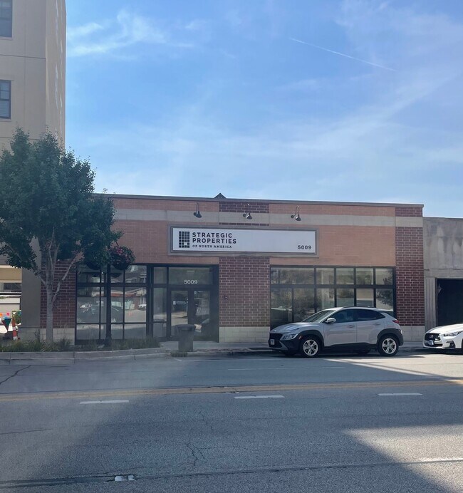 Plus de détails pour 5009 W Oakton St, Skokie, IL - Bureau à vendre