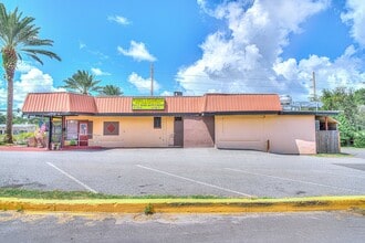 2017 S Ridgewood Ave, South Daytona, FL for sale Interior Photo- Image 2 of 9