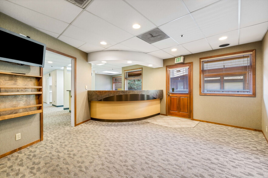10425 Fair Oaks Blvd, Fair Oaks, CA à louer - Photo du bâtiment - Image 2 de 10