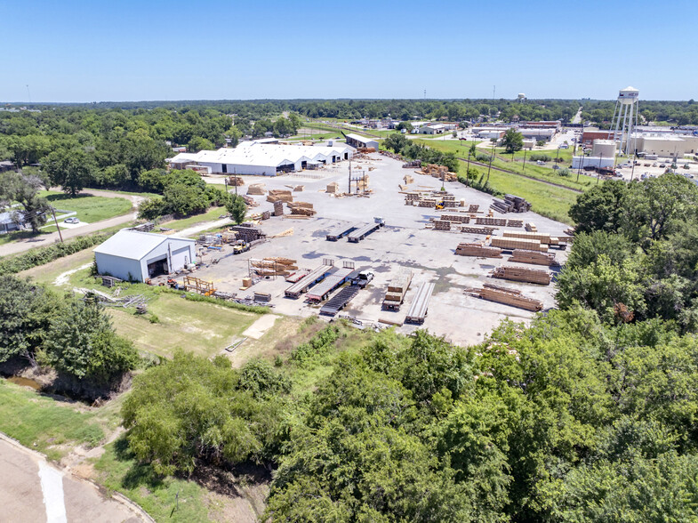 407 W 6th St, Hearne, TX for sale - Primary Photo - Image 1 of 1