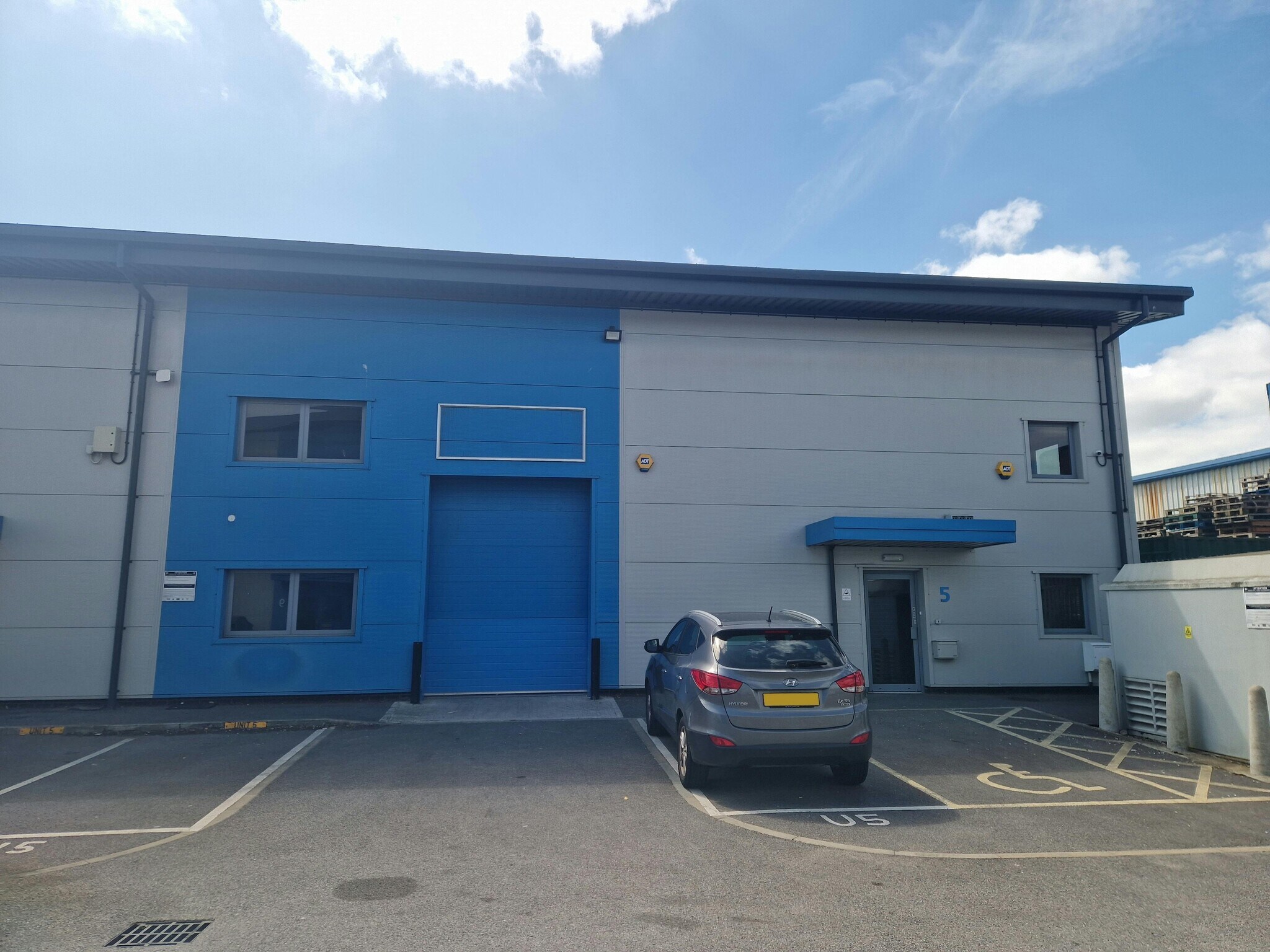 Limberline Rd, Portsmouth à louer Photo du bâtiment- Image 1 de 12