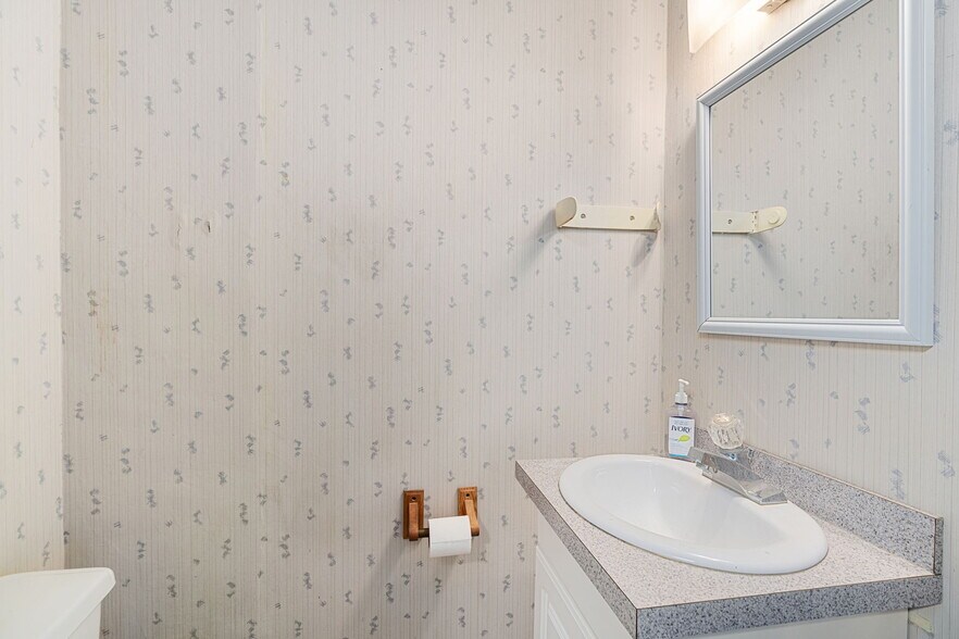 523 W Broad St, Quakertown, PA à louer - Photo intérieure - Image 2 de 23