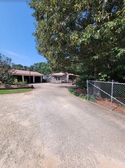 65 Hill St, Lavonia, GA à vendre - Photo du bâtiment - Image 2 de 6