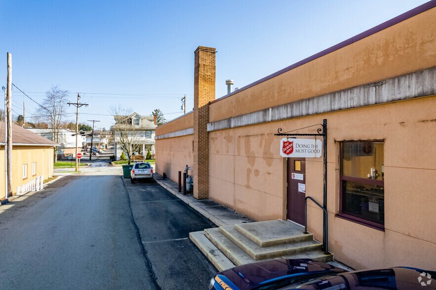 334 W Main St, Somerset, PA à louer - Photo du bâtiment - Image 3 de 22