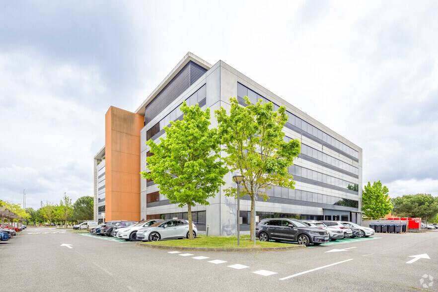 13 Rue Marie Louise Dissard, Toulouse à louer - Photo du bâtiment - Image 3 de 4