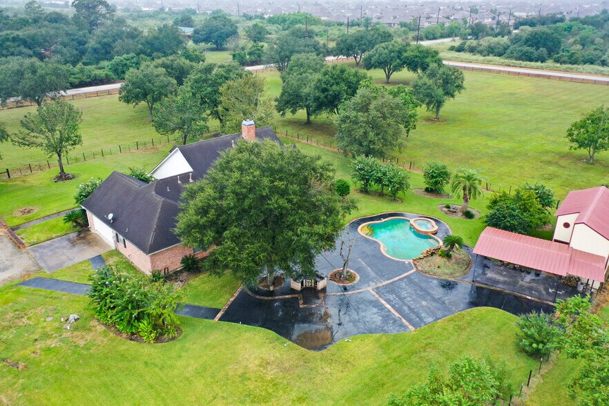 722 Settegast Ranch Rd, Richmond, TX à vendre - Photo du bâtiment - Image 2 de 18