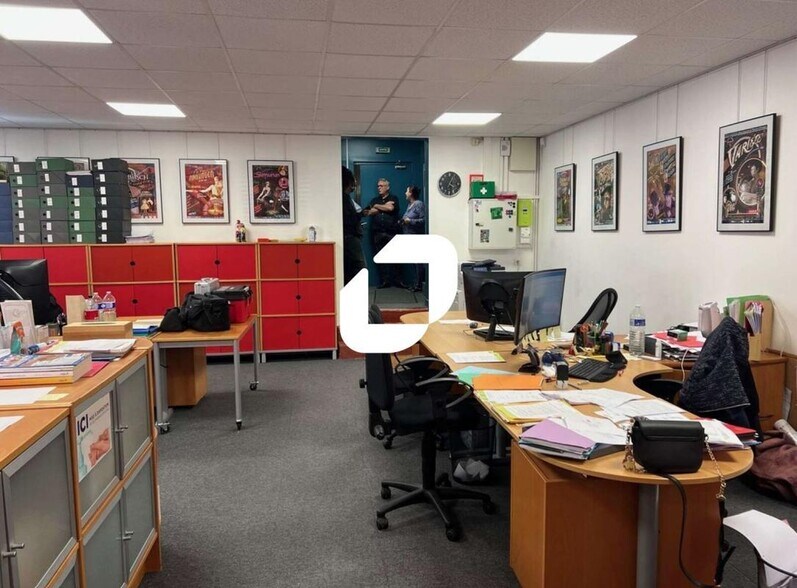 Flex in Lille for lease - Interior Photo - Image 3 of 7