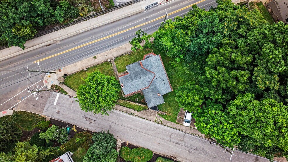 831 Highway Ave, Covington, KY à vendre - Photo du bâtiment - Image 2 de 18