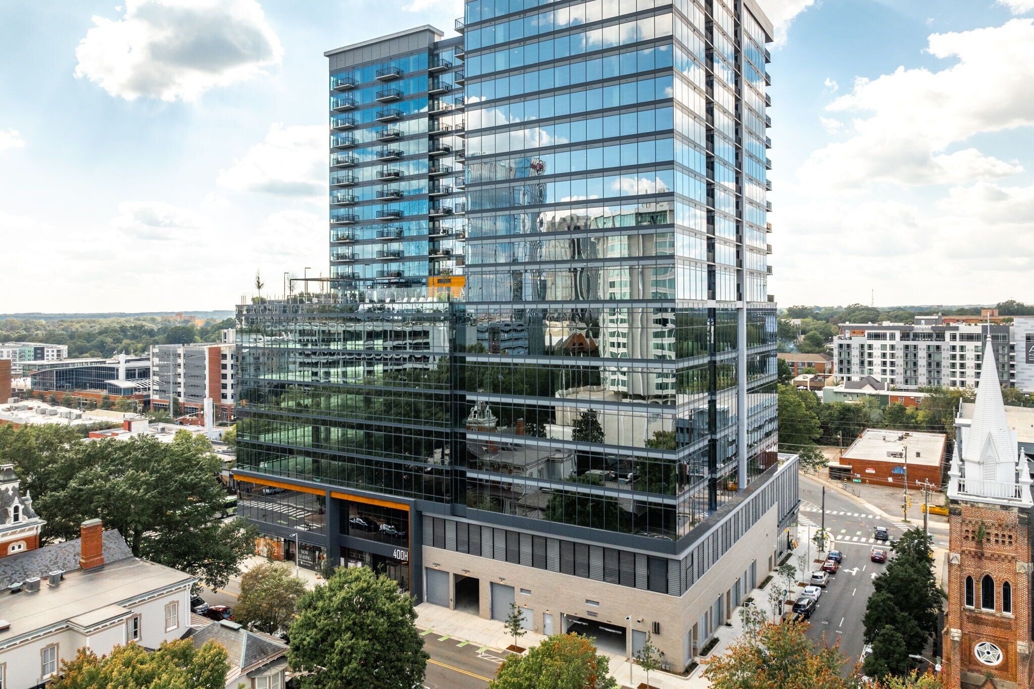 400 Hillsborough St, Raleigh, NC à louer Photo du bâtiment- Image 1 de 8