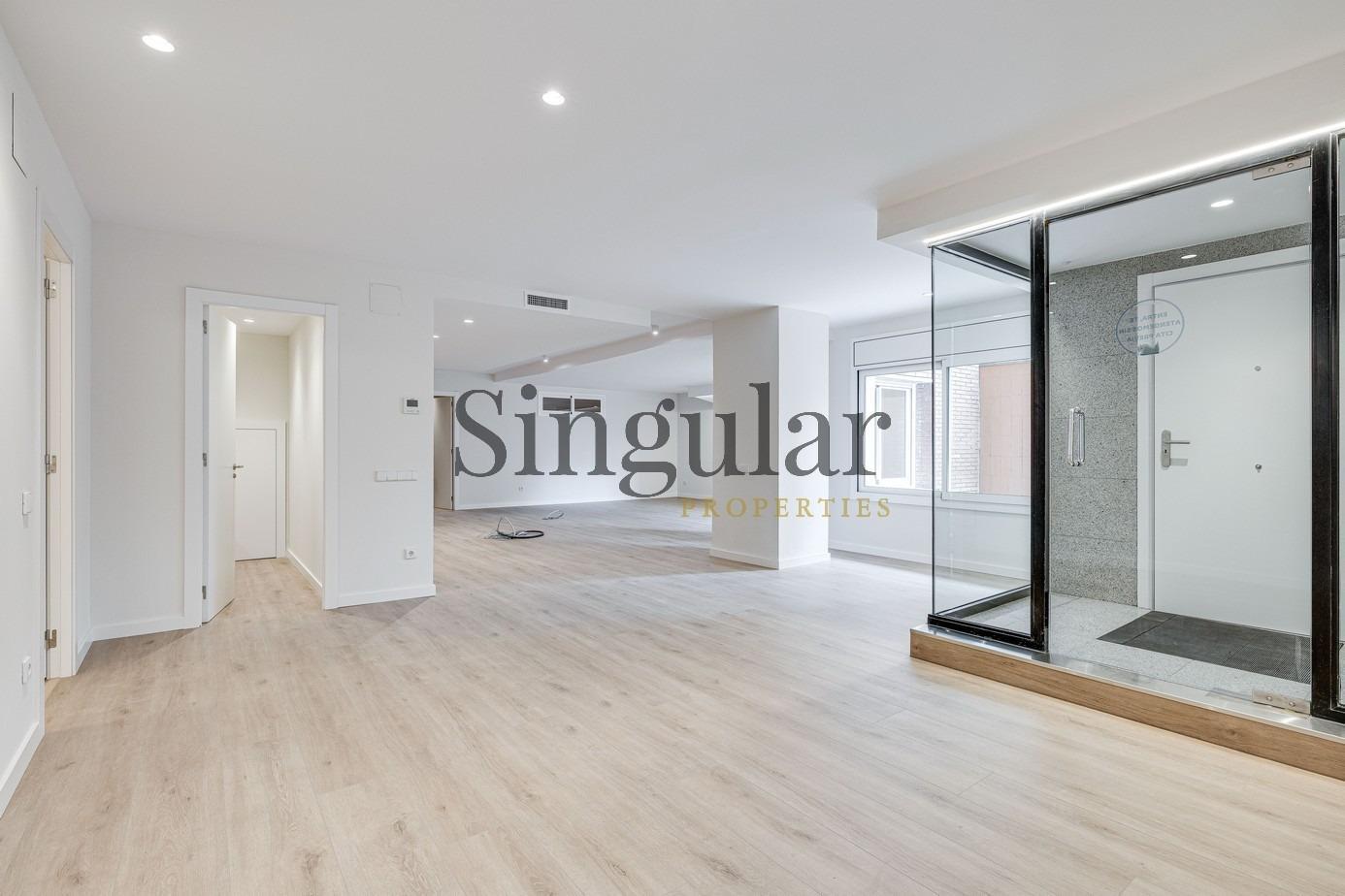 Immeuble residentiel dans Barcelone, Barcelona à vendre Photo principale- Image 1 de 6