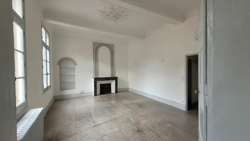 Retail in Montpellier for lease Building Photo- Image 1 of 8