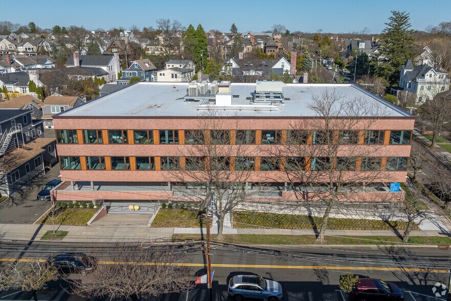 145 Mason St, Greenwich, CT à louer - Photo du bâtiment - Image 2 de 4