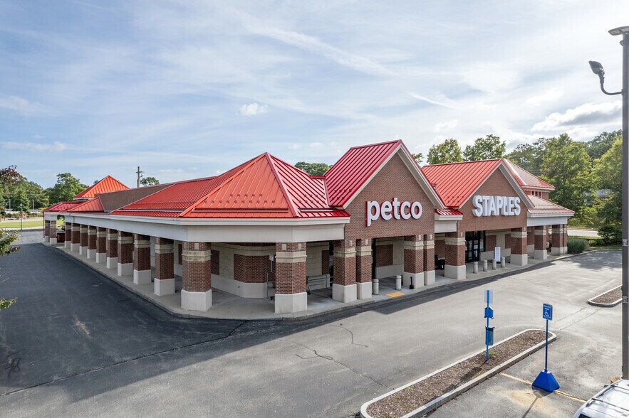 1007 Ten Rod Rd, North Kingstown, RI for lease - Building Photo - Image 3 of 6