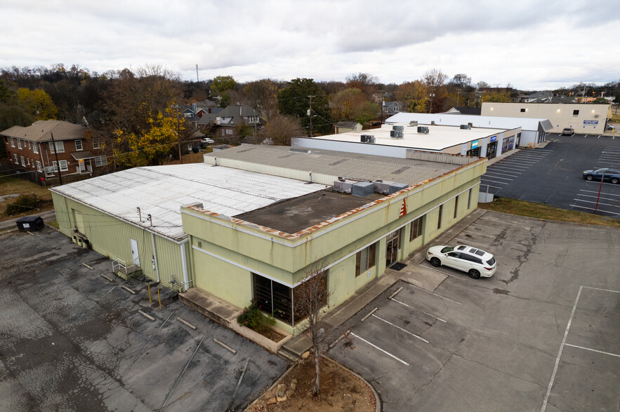 2103 E Magnolia Ave, Knoxville, TN à vendre - Photo du bâtiment - Image 1 de 1