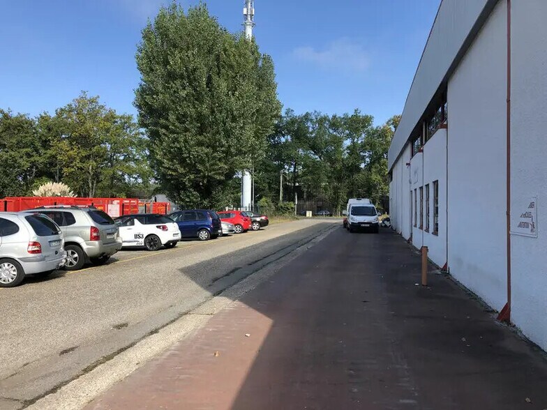 Industriel dans Pessac à louer - Photo du bâtiment - Image 1 de 4