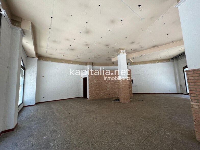 Retail in Ontinyent, Valencia for lease - Building Photo - Image 2 of 7