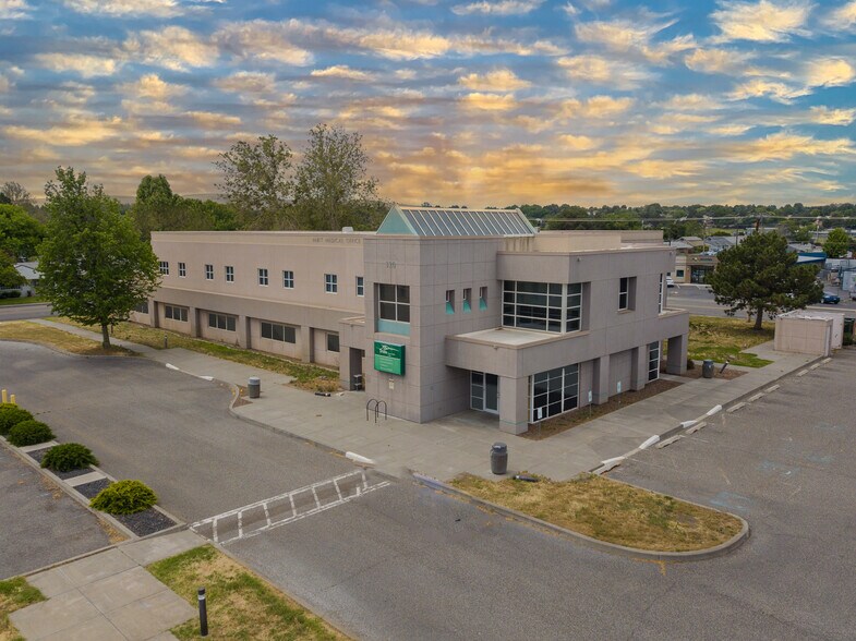 320 Dayton st, Kennewick, WA à vendre - Photo principale - Image 1 de 27