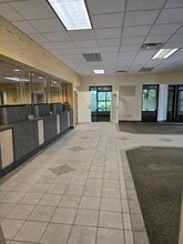 4949 Ridgemoor Blvd, Palm Harbor, FL for lease Interior Photo- Image 2 of 17