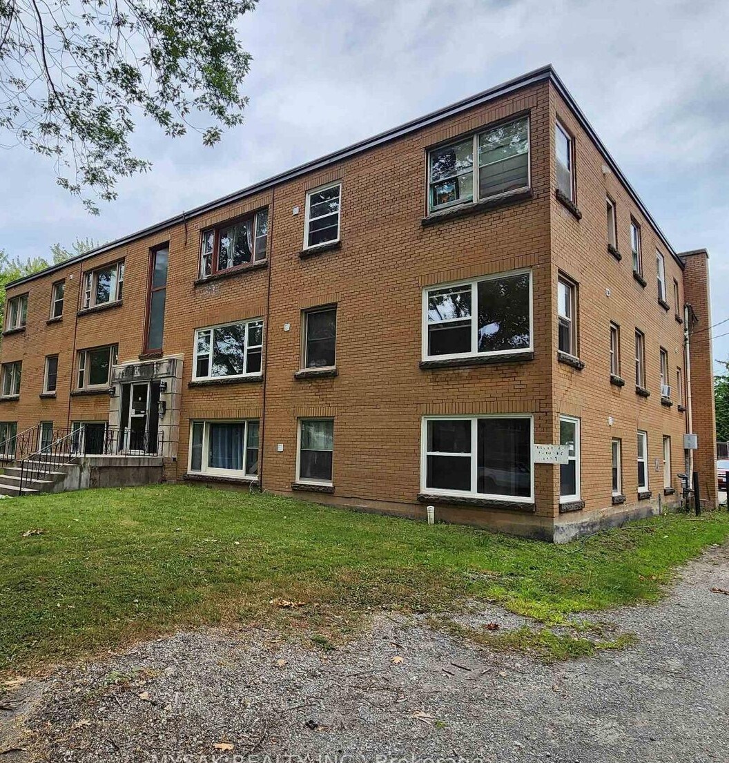 32 Price Av, Welland, ON à vendre Photo principale- Image 1 de 1