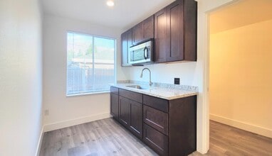 12208-12222 SE Market St, Portland, OR for lease Interior Photo- Image 2 of 9