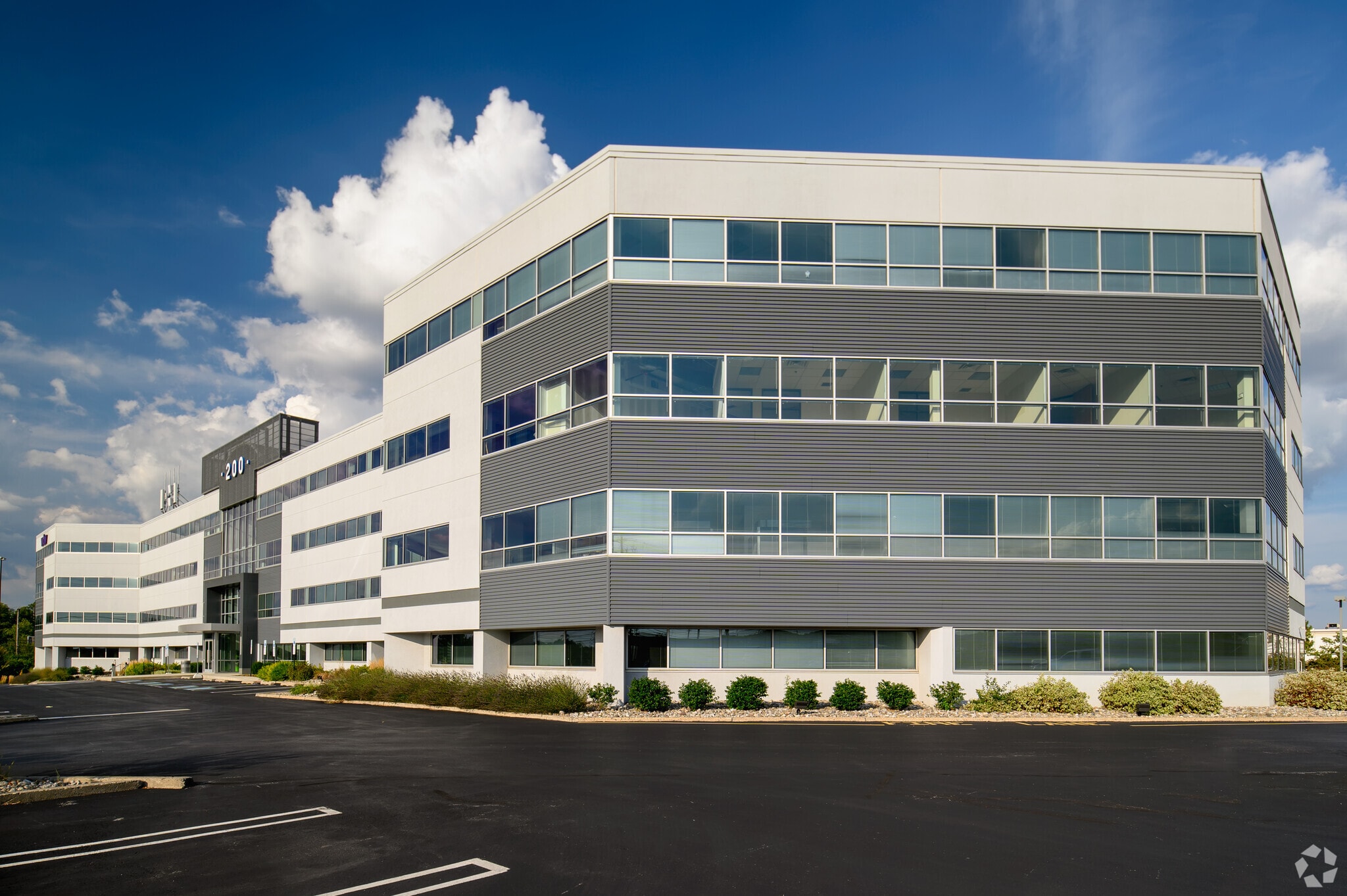 200 N Warner Rd, King Of Prussia, PA for lease Primary Photo- Image 1 of 7