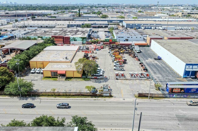 Plus de détails pour 3570 NW 62nd St, Miami, FL - Industriel à louer