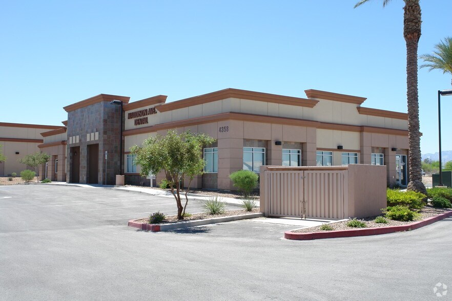 4354-4358 W Cheyenne Ave, North Las Vegas, NV à louer - Photo principale - Image 1 de 13
