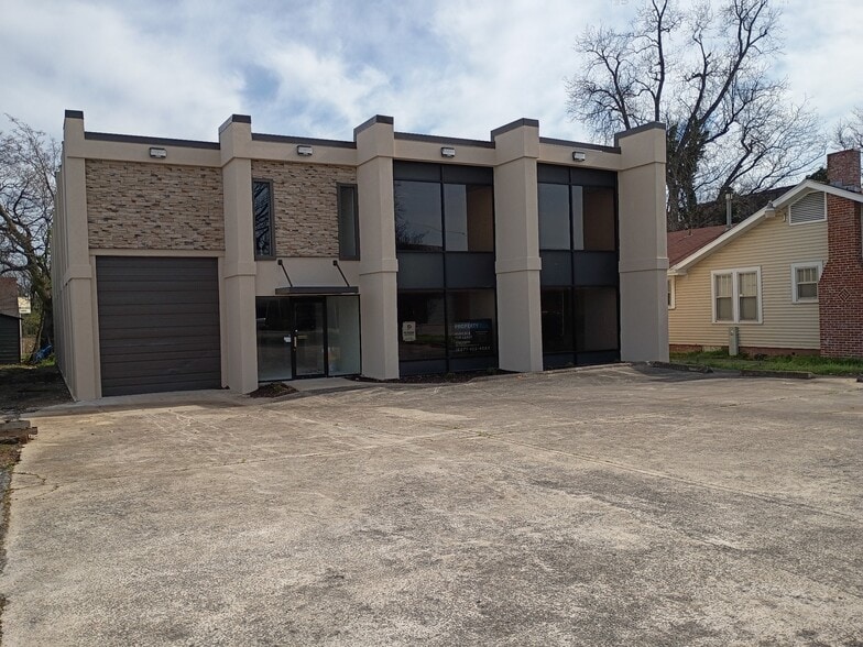 2611 Clinton Ave W, Huntsville, AL à vendre - Photo du bâtiment - Image 2 de 15