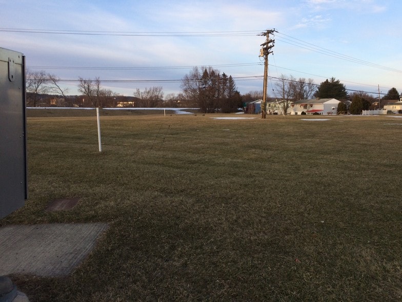 400 Main St, Vestal Township, NY à vendre - Photo du bâtiment - Image 2 de 9