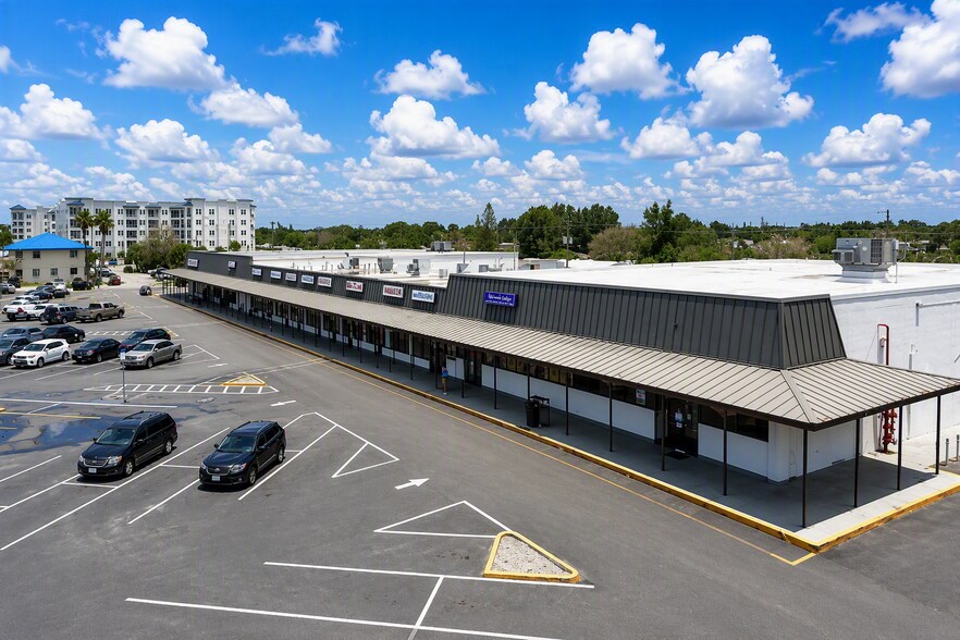 4500 NE Dixie Hwy, Palm Bay, FL à louer - Photo du bâtiment - Image 2 de 3