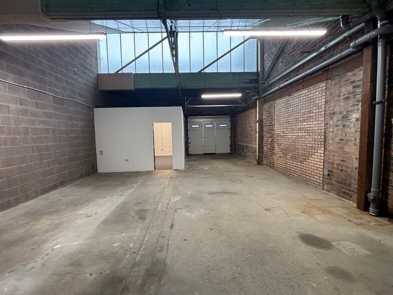 51 Montrose Ave, Glasgow for lease - Building Photo - Image 2 of 3