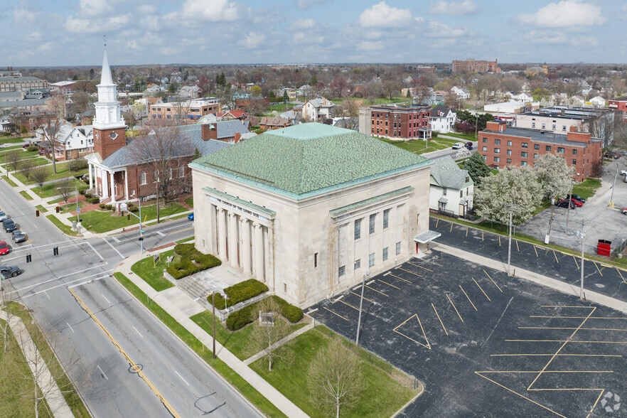 2134-2158 Collingwood Blvd, Toledo, OH for lease - Aerial - Image 2 of 5