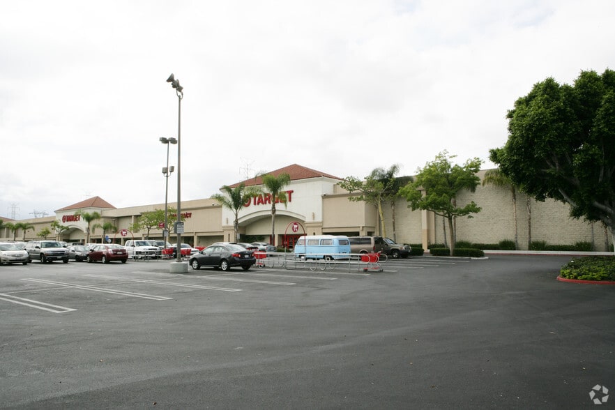 5700 Firestone Blvd, South Gate, CA for lease - Building Photo - Image 3 of 6