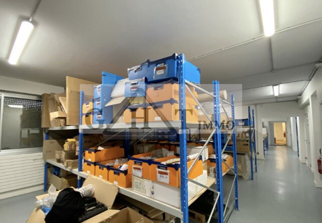 Industrial in Buc for sale - Interior Photo - Image 3 of 4