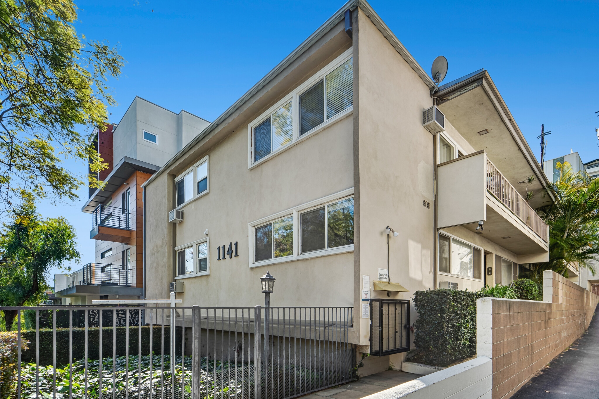1141 Hacienda Pl, West Hollywood, CA for sale Building Photo- Image 1 of 12