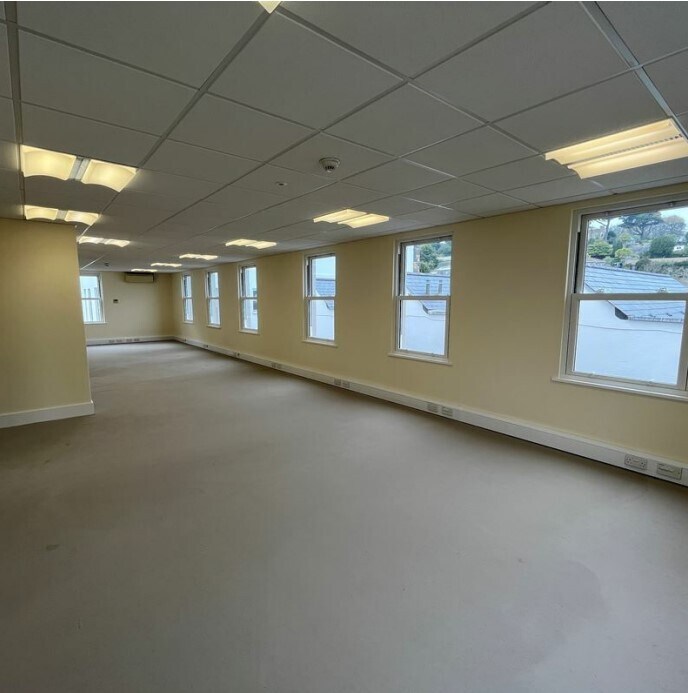 1 Hirzel St, Guernsey for lease Interior Photo- Image 1 of 3