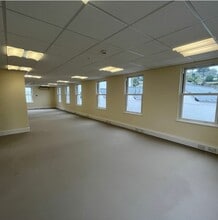 1 Hirzel St, Guernsey for lease Interior Photo- Image 1 of 3