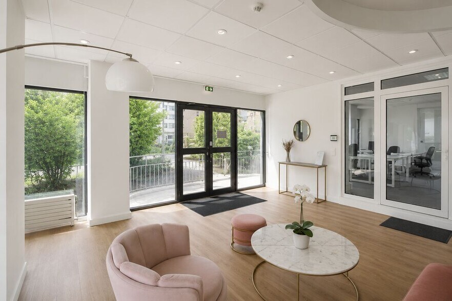 11 Rue Erard, Paris à vendre - Photo du bâtiment - Image 1 de 11