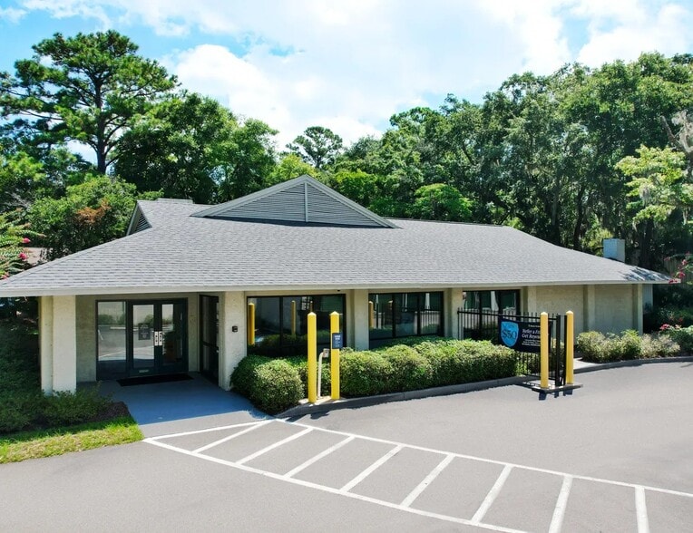 78 Beach City Rd, Hilton Head Island, SC for lease - Building Photo - Image 1 of 5
