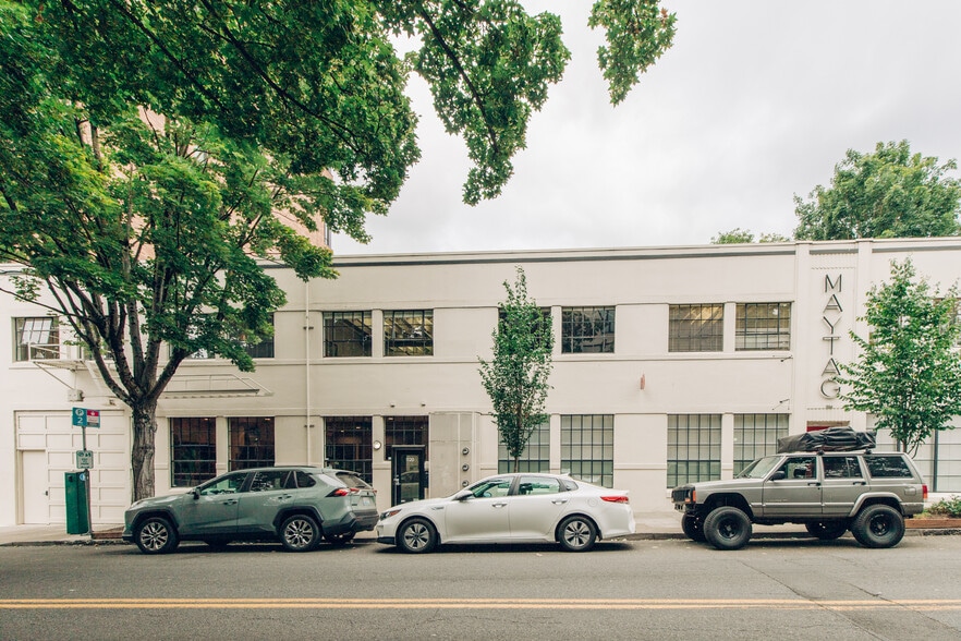 1120-1136 NW Hoyt St, Portland, OR for lease - Building Photo - Image 3 of 4