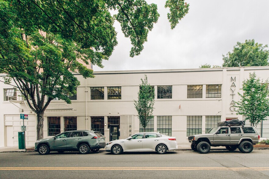 1120-1136 NW Hoyt St, Portland, OR à louer - Photo du bâtiment - Image 3 de 4