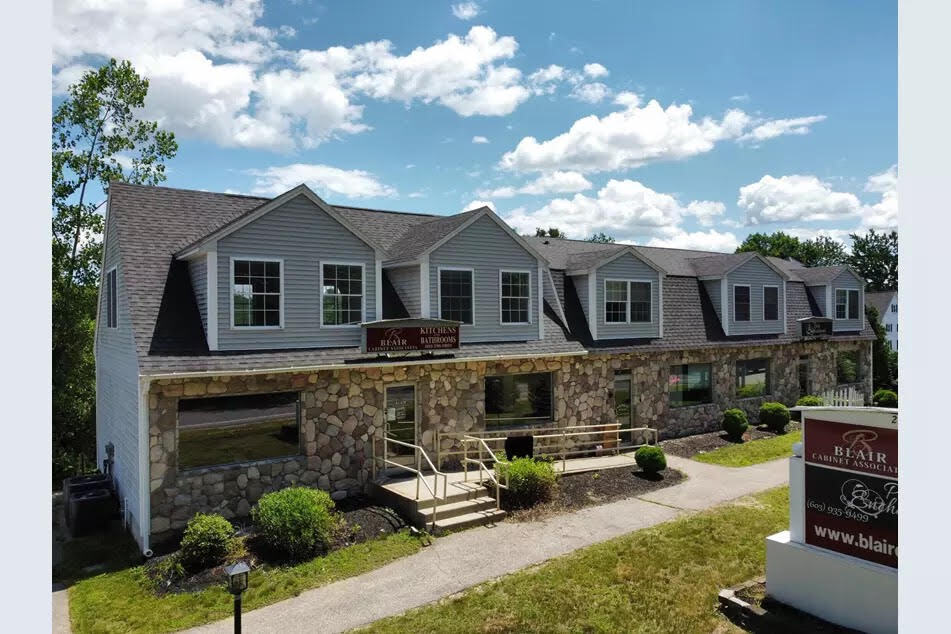 205 W River Rd, Hooksett, NH for lease Primary Photo- Image 1 of 12